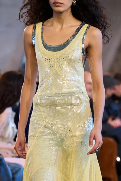 Look 96